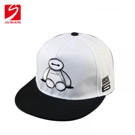 aangepaste witte canvas hiphop-hoed met baymax-logo 